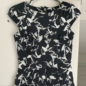 Floral-like pattern black & white dress with unique paper-like stiff flowy feel